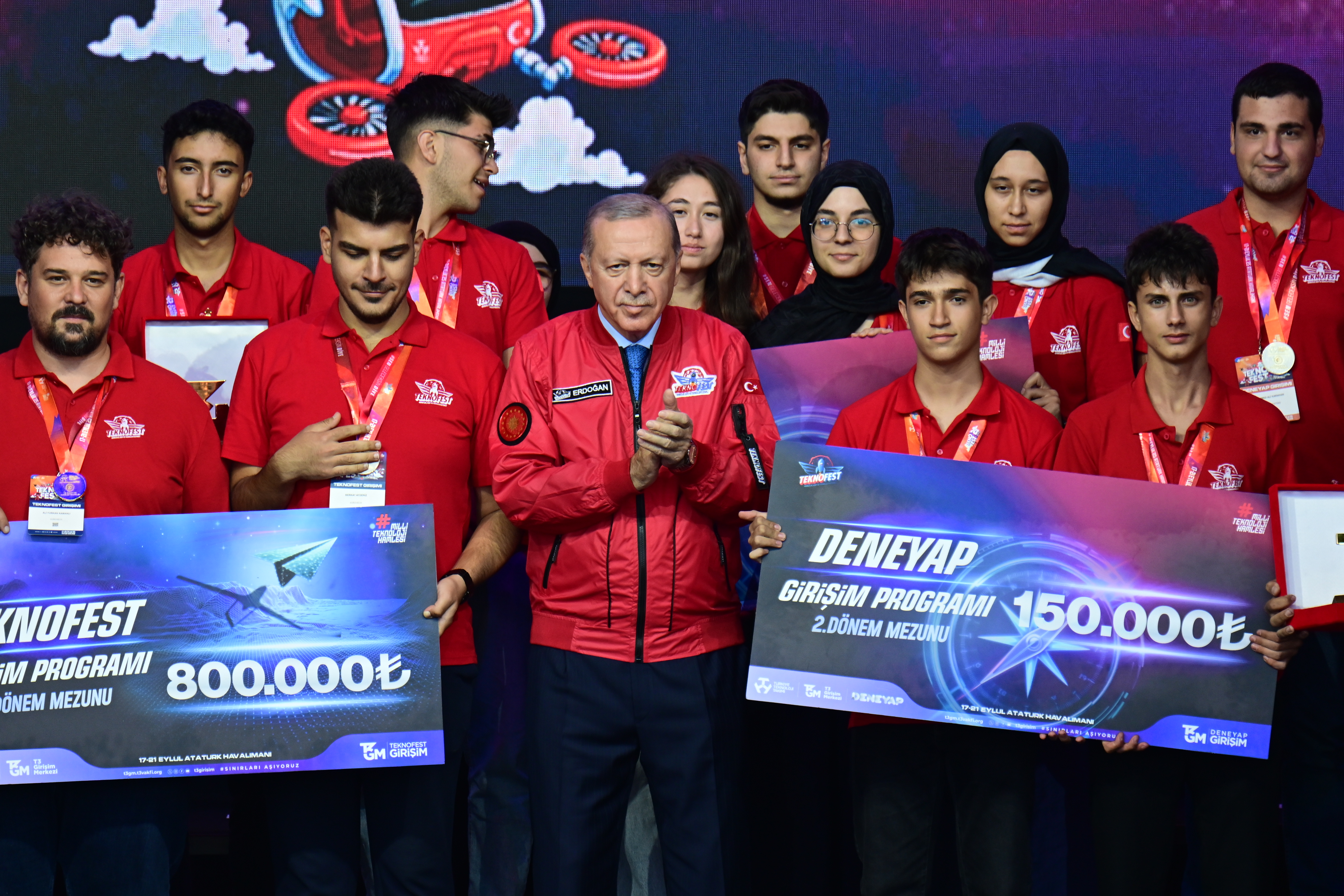 Agrovech team receiving the TEKNOFEST 2025 award from the President of Türkiye
